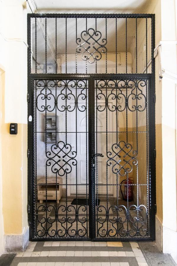 Helena Apartment With View On St. Stephan'S Basilica Budapest Exterior photo